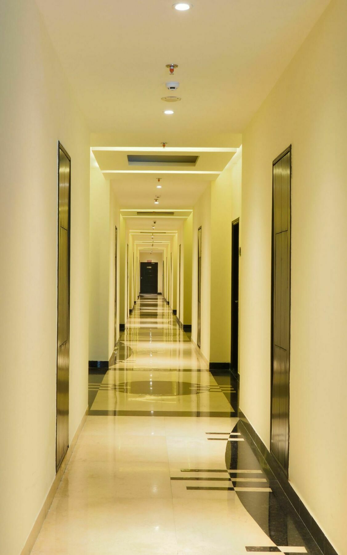 Glitz Westend Inn Yeni Delhi Dış mekan fotoğraf