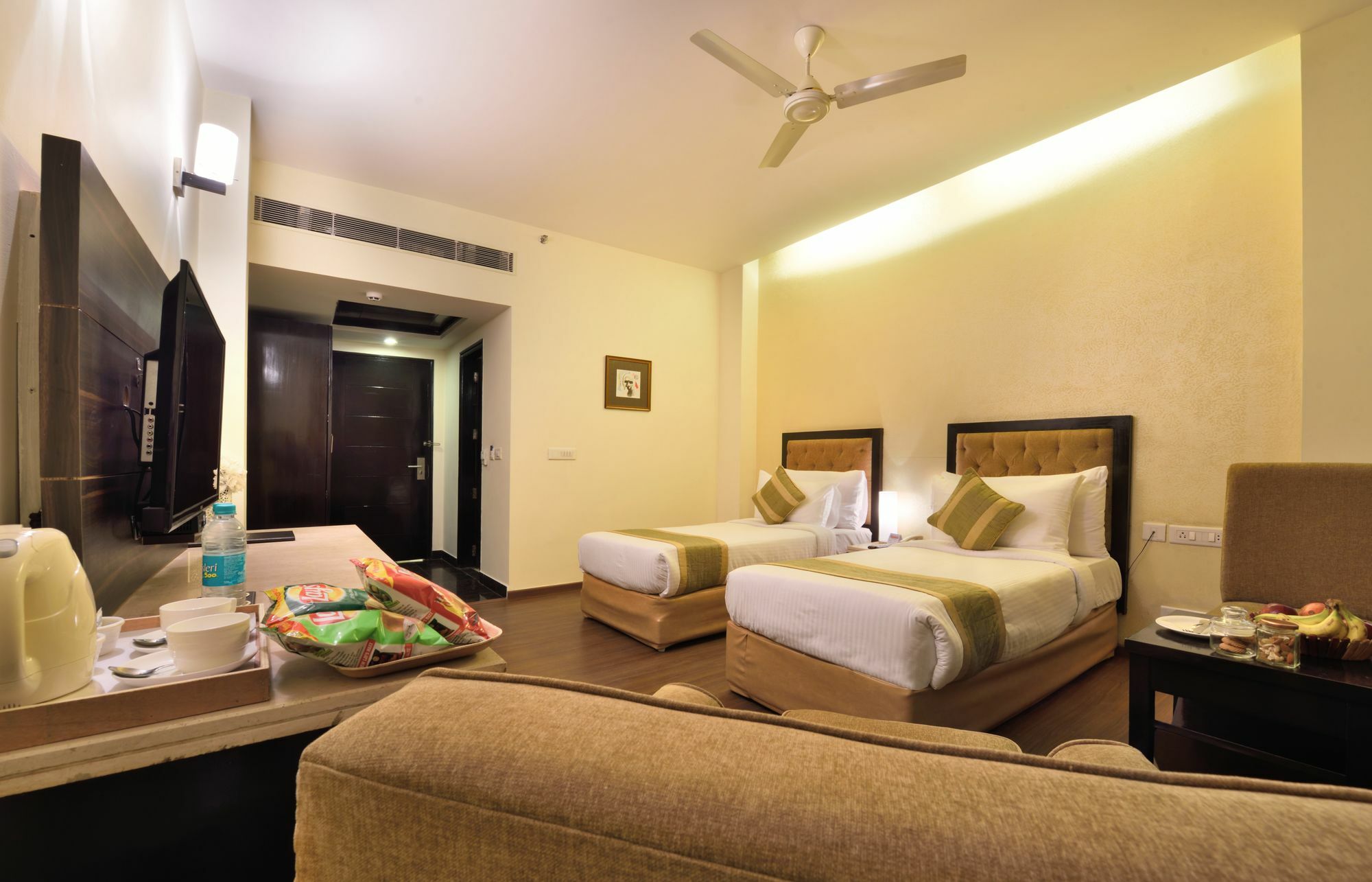 Glitz Westend Inn Yeni Delhi Dış mekan fotoğraf