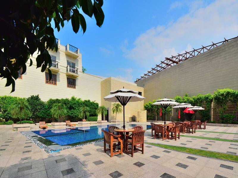 Glitz Westend Inn Yeni Delhi Dış mekan fotoğraf