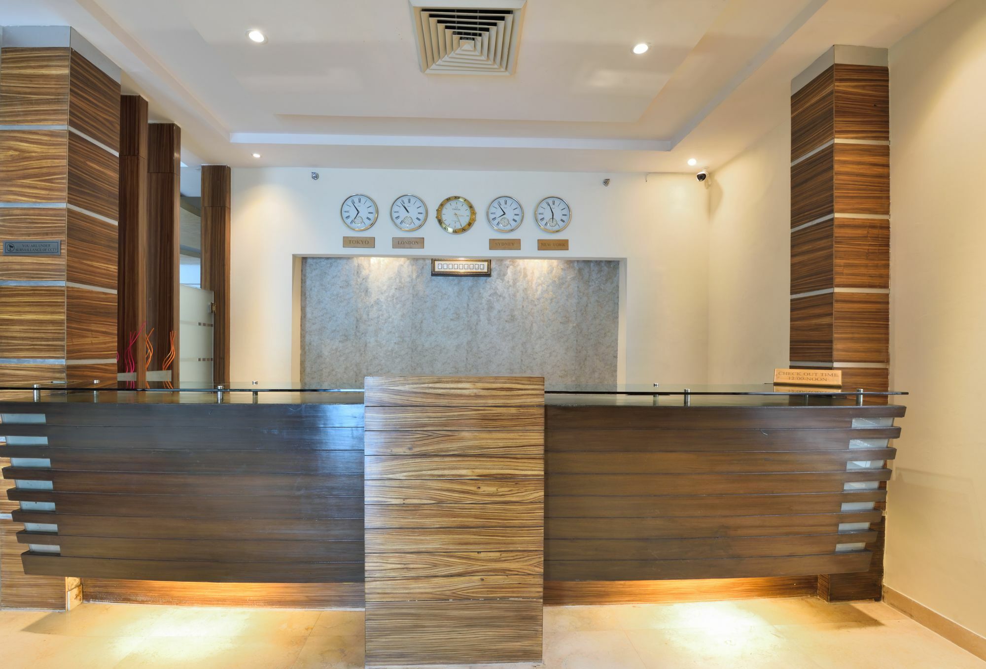 Glitz Westend Inn Yeni Delhi Dış mekan fotoğraf