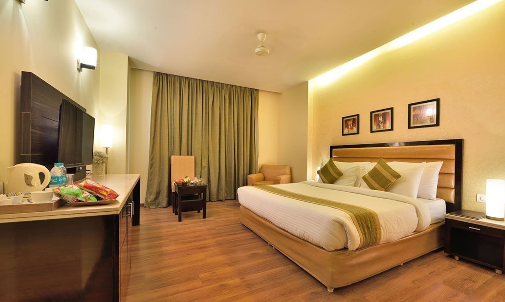 Glitz Westend Inn Yeni Delhi Dış mekan fotoğraf