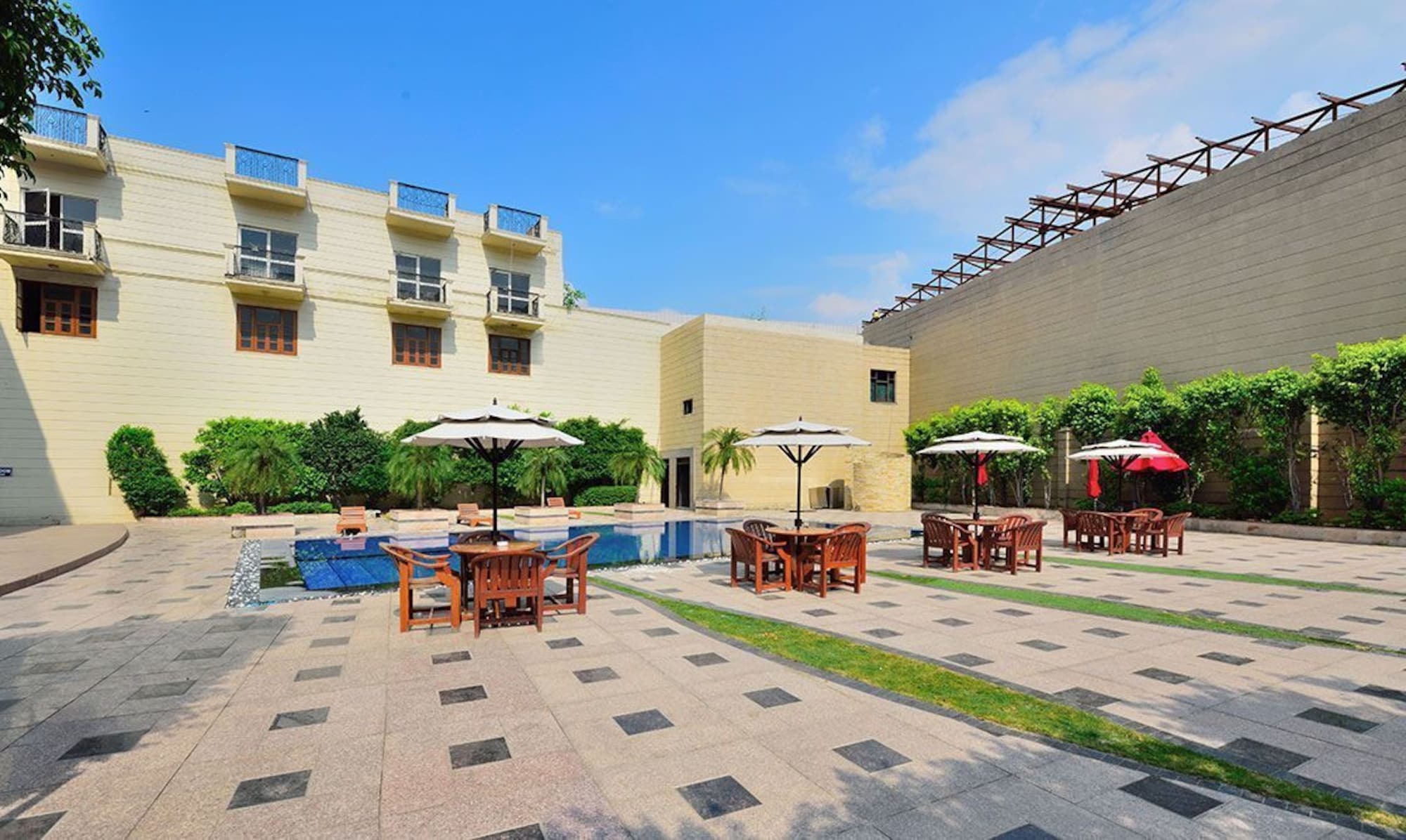 Glitz Westend Inn Yeni Delhi Dış mekan fotoğraf